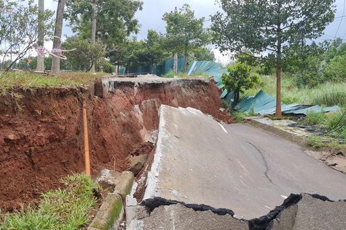 Vụ sạt lở đường Hồ Chí Minh ở Đắk Nông: Nhà đầu tư phải khắc phục sự cố