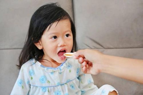 Cảnh báo với triệu chứng ho: Làm gì để phòng bệnh cho trẻ?