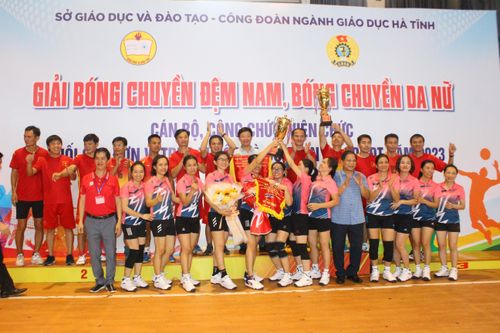 Màn tranh tài gay cấn tại Giải bóng chuyền ngành Giáo dục Hà Tĩnh
