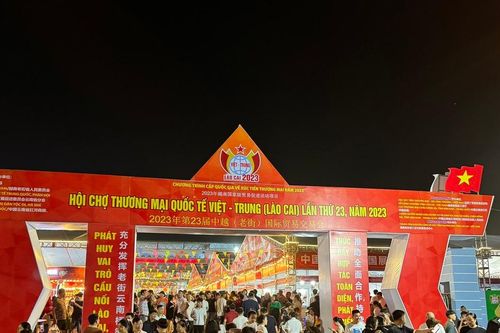 Khai mạc Hội chợ thương mại quốc tế Việt - Trung năm 2023