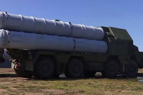 'Rồng lửa' S-400 Triumf của Nga khoe sức mạnh với tên lửa mang đầu đạn mới