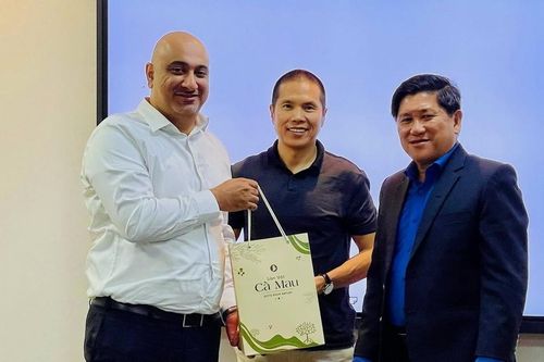 Bí thư Tỉnh ủy Cà Mau dẫn đoàn công tác tham dự Hội chợ sản xuất Gulfood tại Dubai, UAE