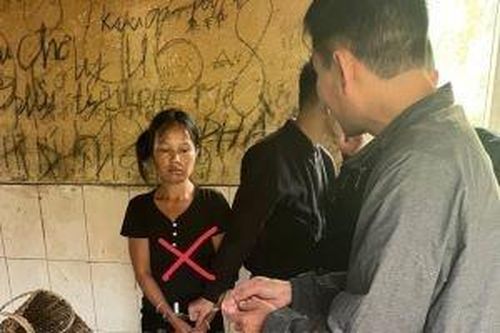 Bắt đối tượng bán lẻ ma túy lưu động tại trung tâm y tế huyện Mường Tè