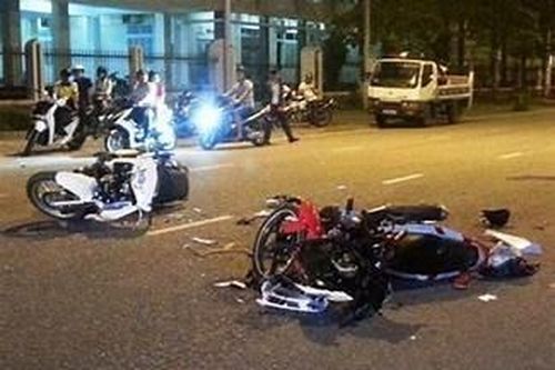 Đi tập văn nghệ về, 3 học sinh bị xe khách tông thương vong