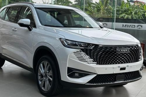 Giá ô tô tiếp tục giảm sâu, thêm 'tân binh' giảm gần 300 triệu đồng