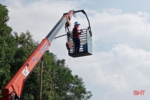 TX Hồng Lĩnh lắp 'mắt thần' ngăn chặn đổ rác xây dựng sai quy định