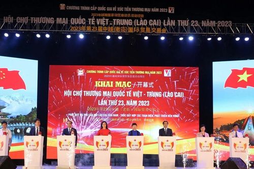 Gần 300 doanh nghiệp tham dự Hội chợ Thương mại Quốc tế Việt-Trung