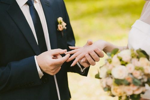 Vận động nam - nữ thanh niên không kết hôn muộn, khuyến khích trước 30 tuổi