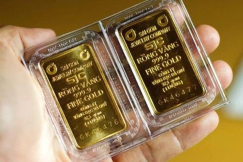 Giá heo hơi giảm nhẹ, giá vàng miếng 'hạ nhiệt'