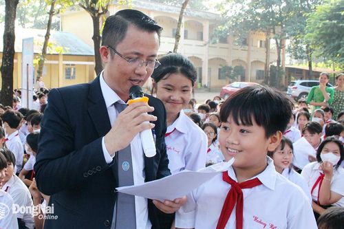 Để ngăn chặn bạo lực học đường