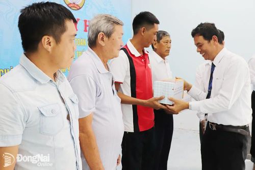 Sôi nổi Ngày hội Đại đoàn kết toàn dân tộc tại Tân Phú