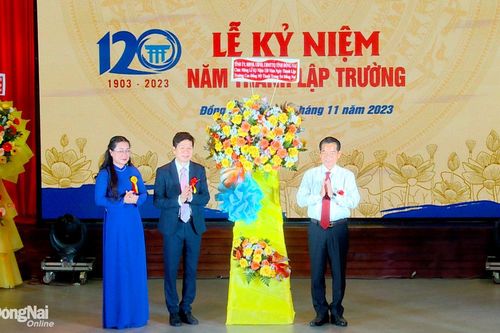 Kỷ niệm 120 năm thành lập Trường cao đẳng Mỹ thuật trang trí Đồng Nai