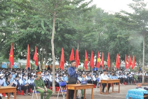 Phiên tòa giả định về phòng, chống ma túy và bạo lực trong học đường