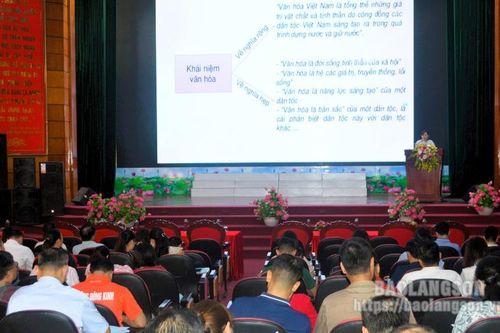 Hơn 250 cán bộ, công chức, viên chức được bồi dưỡng văn hóa công vụ