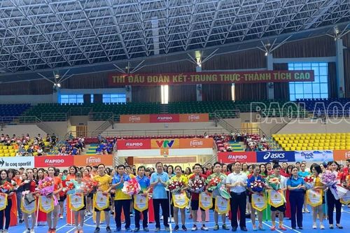 Hơn 450 vận động viên tham dự Hội thao công đoàn các ngân hàng trên địa bàn tỉnh Lào Cai