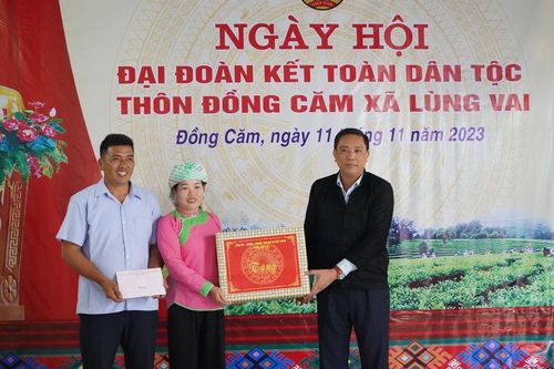 Phó Bí thư Tỉnh ủy Hoàng Giang dự Ngày hội Đại đoàn kết toàn dân tộc tại xã Lùng Vai
