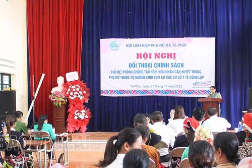 Xã Tả Phời đối thoại tìm giải pháp tháo gỡ khó khăn về tảo hôn, hôn nhân cận huyết thống