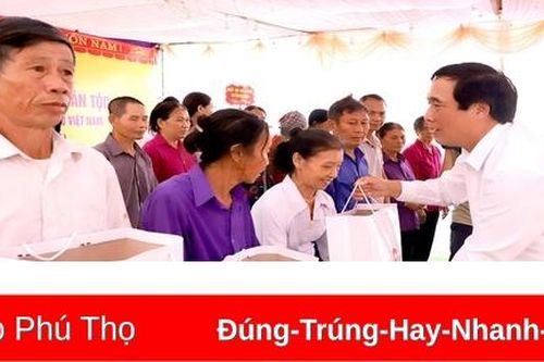 Bí thư Tỉnh ủy Bùi Minh Châu dự Ngày hội Đại đoàn kết tại Hạ Hòa