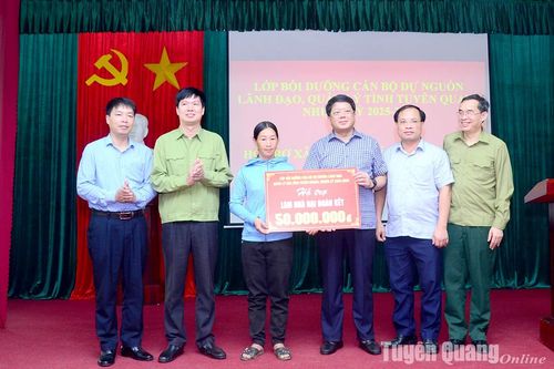 Lớp bồi dưỡng cán bộ dự nguồn lãnh đạo, quản lý của tỉnh nghiên cứu thực tế tại huyện Sơn Dương và Hàm Yên