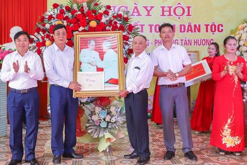 Lãnh đạo tỉnh dự Ngày hội Đại đoàn kết tại các khu dân cư