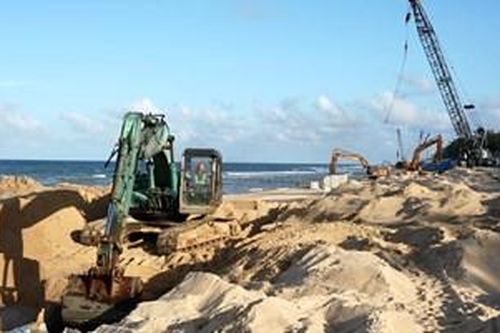 Đẩy nhanh tiến độ các dự án xử lý sạt lở bờ biển: 'Thi công đến đâu, dứt điểm đến đó'