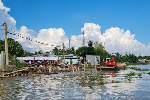 Cần Thơ: Tăng cường kiểm tra, đảm bảo chất lượng kè chống sạt lở bờ sông