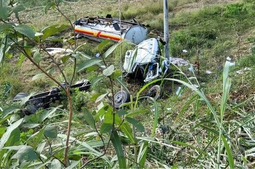 Cao Bằng: Xe chở dầu lao xuống vách núi khiến 2 người thương vong