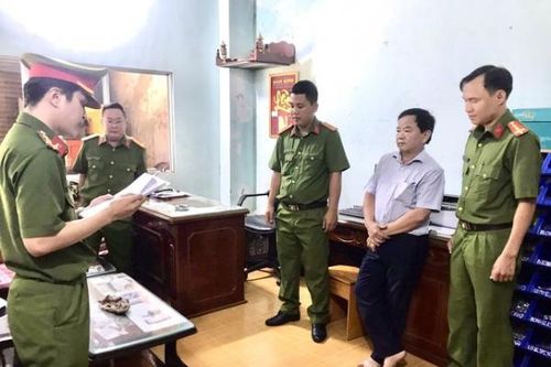 Bắt tạm giam 2 cán bộ cấp sở ở Cà Mau do làm giả tài liệu