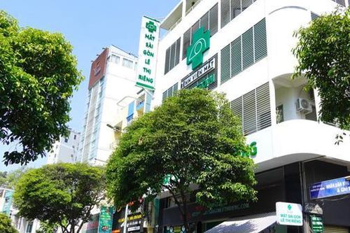 Mắt bị hỏng sau phẫu thuật cận loạn thị tại Bệnh viện Mắt Sài Gòn II