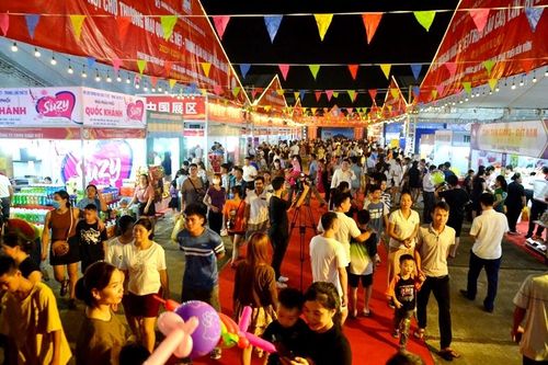 Tưng bừng Hội chợ thương mại quốc tế Việt - Trung tại Lào Cai
