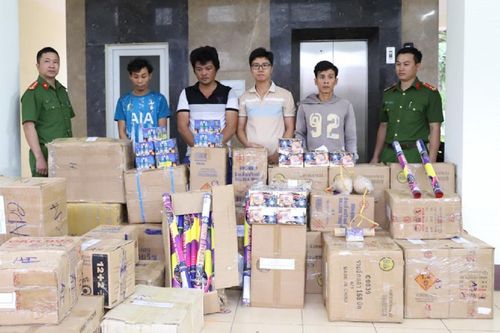 Triệt phá đường dây buôn bán pháo nổ qua Telegram, thu giữ 1,5 tấn hàng cấm