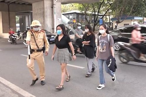 Những quy định dành cho người đi bộ khi tham gia giao thông để không nhận 'trát phạt' của công an