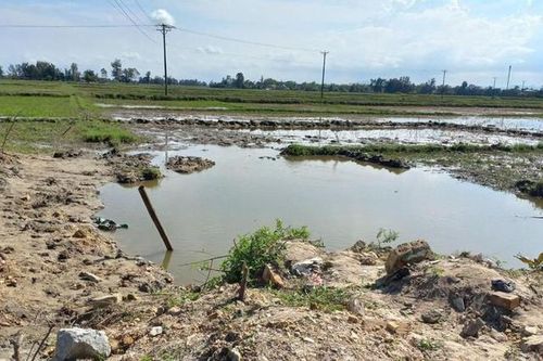 Người phụ nữ mang bầu tử vong thương tâm dưới hố công trình