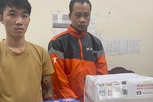 Khởi tố 2 đối tượng buôn bán pháo nổ giấu trong nồi cơm điện