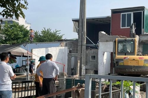 UBND thị trấn Thường Tín tiếp tục GPMB thi công dự án đường gom kênh Tây