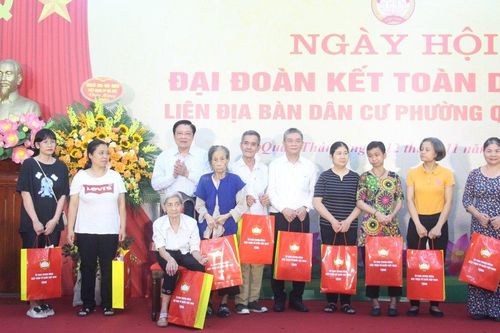 Tưng bừng Ngày hội Đại đoàn kết tại phường Quán Thánh