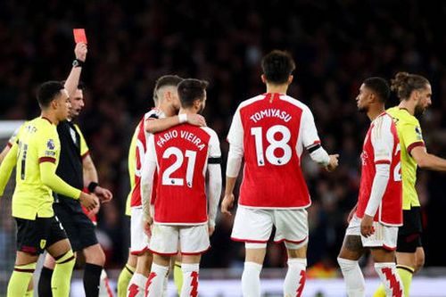 Vượt qua 'biến cố' ở cuối trận, Arsenal giành thắng lợi ấn tượng, khiến Man City gặp áp lực trước trận gặp Chelsea