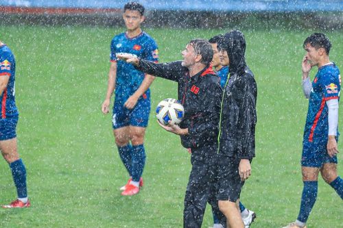Chốt danh sách đấu Philippines, HLV Troussier loại thêm cầu thủ U23 Việt Nam