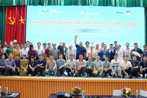 Chuyên gia hàng đầu thế giới bàn về phẫu thuật, phục hồi dị tật tiết niệu-sinh dục cho trẻ em
