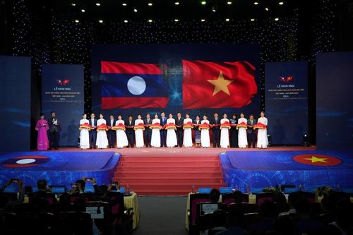 Ngày hội thắm tình hữu nghị đặc biệt Việt Nam - Lào