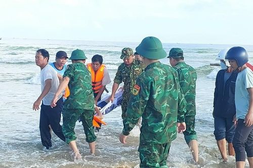 Quảng Trị: Tìm thấy thi thể nam sinh lớp 10 mất tích trên biển