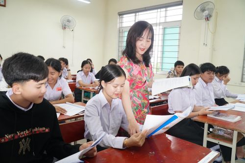 Tạo điều kiện tốt nhất dạy khóa lưu học sinh THPT 'đất nước triệu voi'