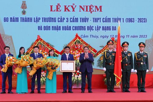 Thủ tướng Phạm Minh Chính dự lễ kỷ niệm 60 năm thành lập Trường THPT Cẩm Thủy 1
