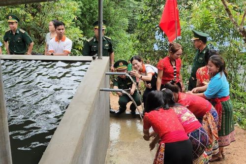 Đưa nước sạch đến với các điểm trường vùng cao biên giới