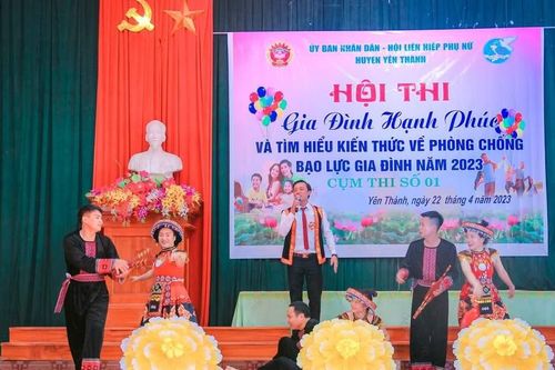 'Cứu' phụ nữ dân tộc thiểu số khỏi bạo lực gia đình