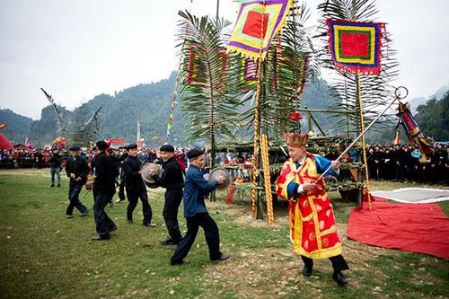 Đừng làm biến dạng lễ hội dân tộc thiểu số