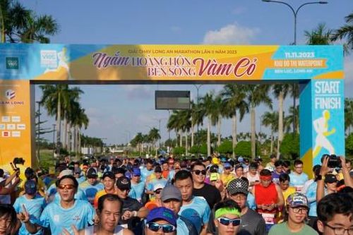 Long An tổ chức giải Marathon Ngắm hoàng hôn bên sông Vàm Cỏ