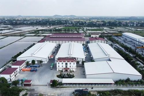Hàng nghìn m2 quy hoạch bãi xe tại cụm công nghiệp ở Hà Nam biến thành kho chứa hàng
