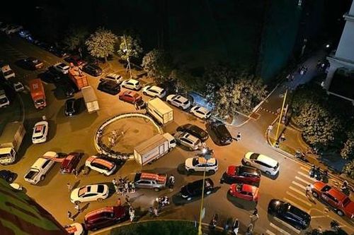 Mâu thuẫn chồng chất, chung cư 8.000 dân thường xuyên náo loạn