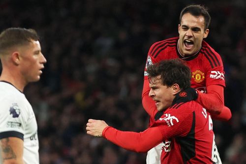 MU thắng vất vả Luton: Góp nhặt niềm vui